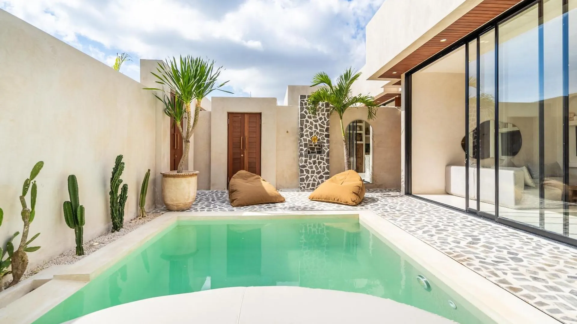 Casa Admire Villas Legian