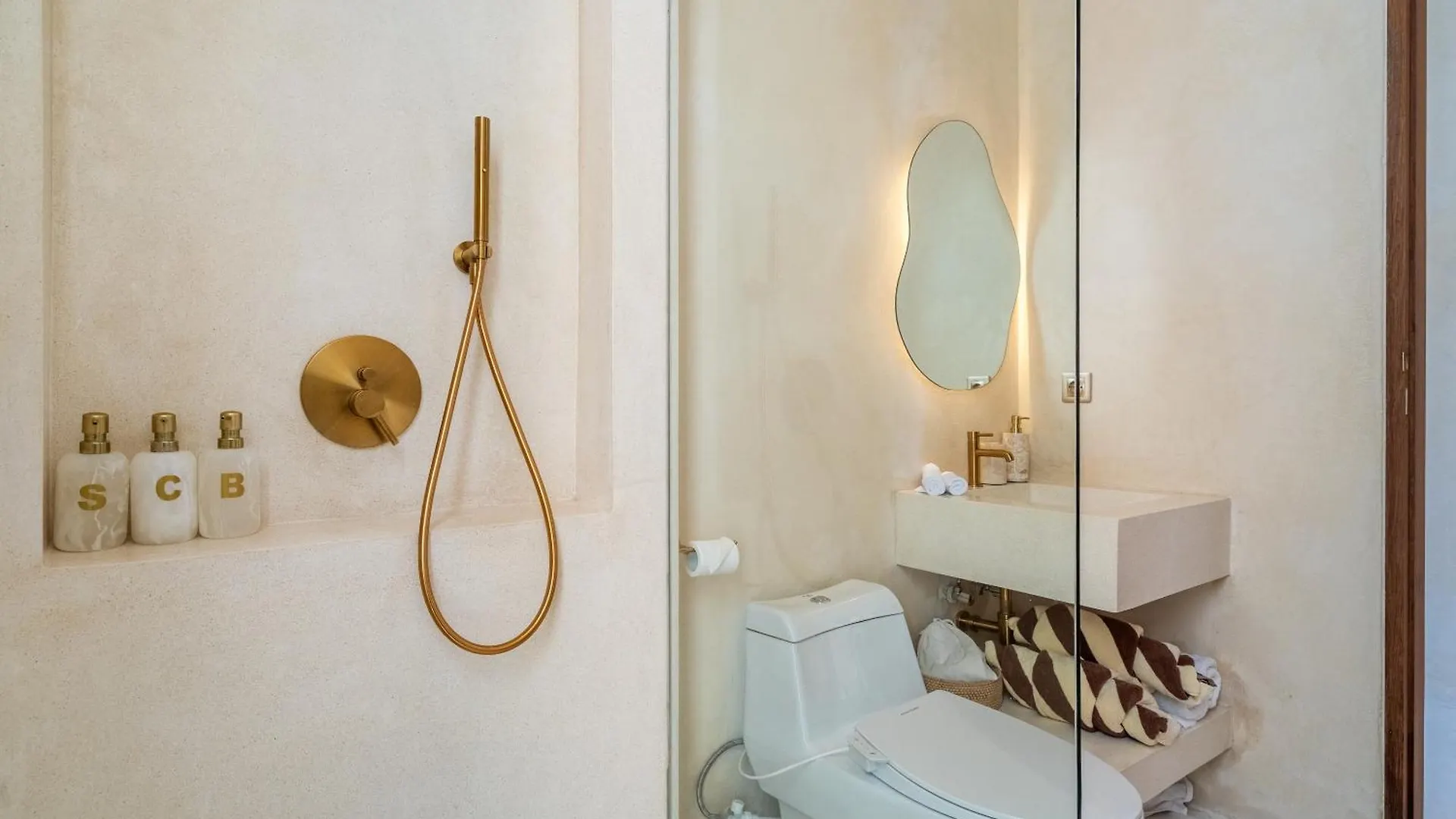 Casa Admire Villas Legian  Indonesia